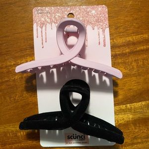 Scunci hair clips